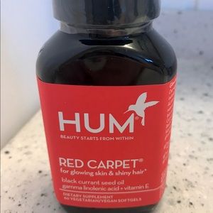 Hum red carpet - glowing skin and hair